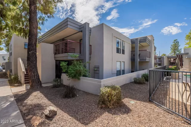 MLS: 6615922 Condo For Sale