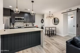 Photo #5: 6615966 Listing