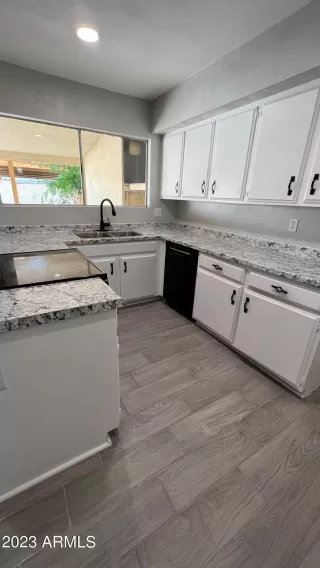 Photo #4: 6616160 Listing