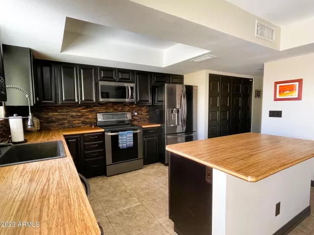 MLS: 6616573 Condo For Sale