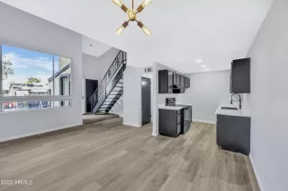 Photo #4: 6616600 Listing