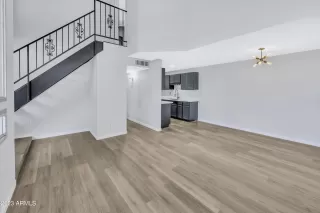 Photo #5: 6616600 Listing