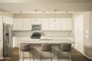 Photo #3: 6616627 Listing