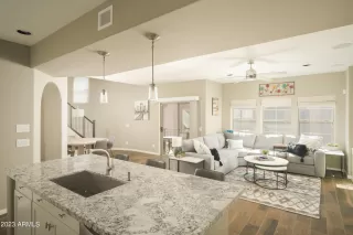 Photo #5: 6616627 Listing