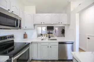 Photo #2: 6616715 Listing