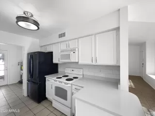 Photo #6: 6616940 Listing