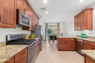 Photo #6: 6617046 Listing 