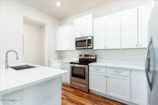 Photo #5: 6617146 Listing