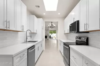 More Details about MLS # 6617244 : 11612 N 40TH WAY