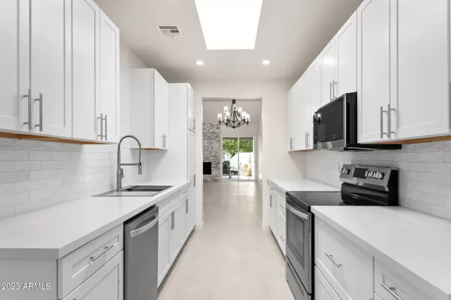 MLS: 6617244 Condo For Sale