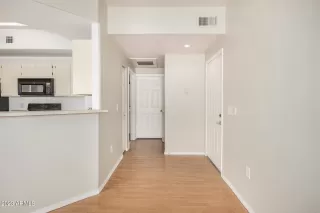 Photo #6: 6617419 Listing