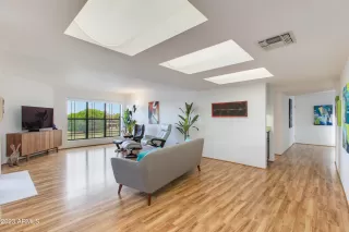 Photo #6: 6617653 Listing