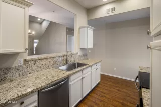 Photo #5: 6617810 Listing