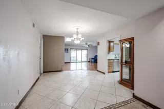 Photo #5: 6617939 Listing