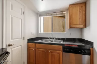 Photo #3: 6617994 Listing