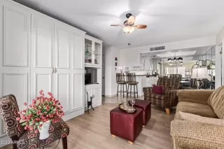 Photo #5: 6618099 Listing