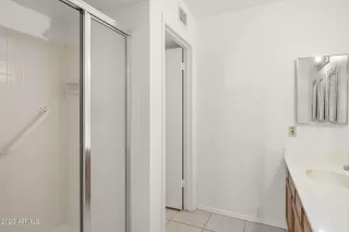 Photo #5: 6618266 Listing