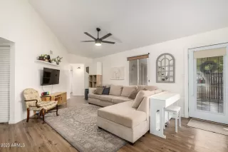 Photo #4: 6618311 Listing