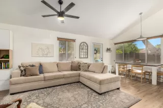 Photo #5: 6618311 Listing