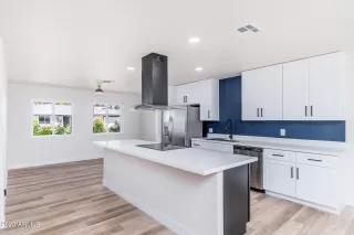 Photo #3: 6618531 Listing 