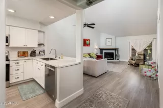 Photo #6: 6618902 Listing