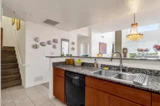 Photo #5: 6619079 Listing 