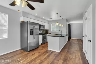 Photo #4: 6619645 Listing