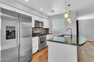 Photo #6: 6619645 Listing