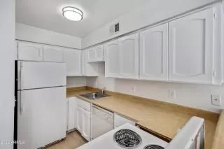 Photo #5: 6619756 Listing