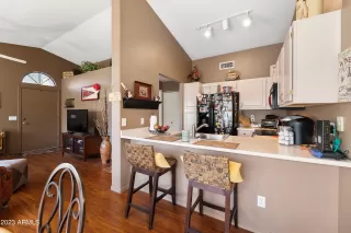 Photo #6: 6619793 Listing 