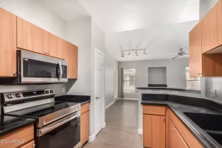 Photo #6: 6619874 Listing