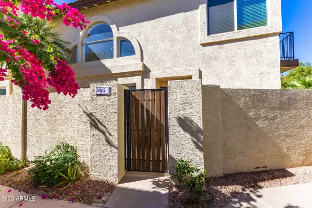 MLS: 6620201 Condo For Sale