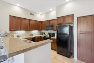 Photo #4: 6620871 Listing
