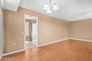 Photo #5: 6621098 Listing