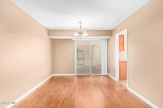 Photo #6: 6621098 Listing