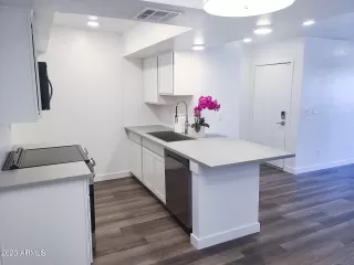 Photo #3: 6621208 Listing