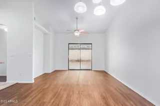 Photo #5: 6621918 Listing