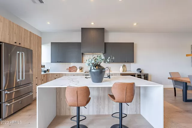 MLS: 6622298 Condo For Sale