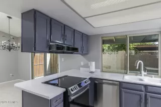 Photo #4: 6622400 Listing