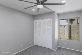 Photo #5: 6622400 Listing