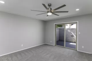 Photo #6: 6622400 Listing