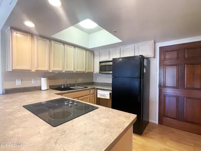 MLS: 6622518 Condo For Sale