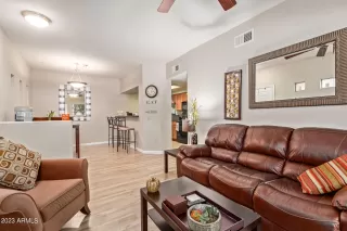 Photo #3: 6622520 Listing