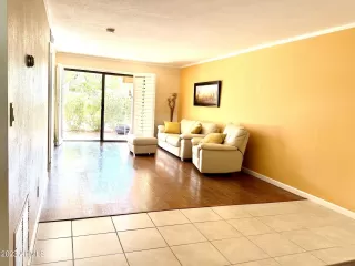 Photo #5: 6622695 Listing