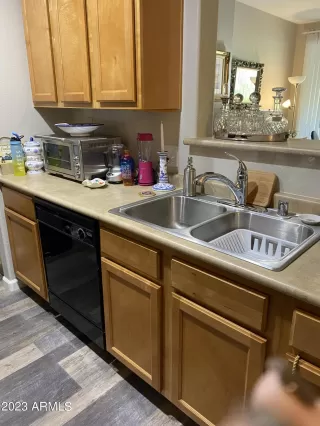 Photo #5: 6622721 Listing