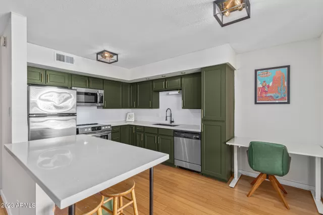 MLS: 6622994 Condo For Sale