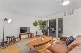 Photo #5: 6622994 Listing