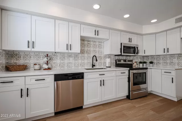 MLS: 6623271 Condo For Sale