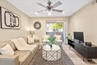 Photo #3: 6623297 Listing