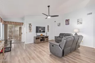 Photo #5: 6623633 Listing